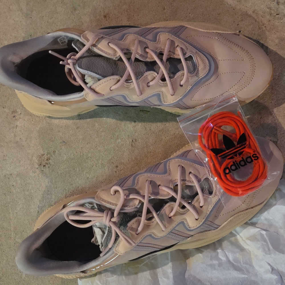 Men's Adidas Stylish Beige and Salmon Sneakers with Extra Laces Size 14